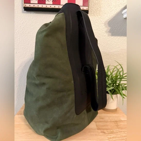 LAMB Nubuck Green Leather w/Black 1-Strap Sling BackPack Excellent Condition!! - Picture 3 of 8